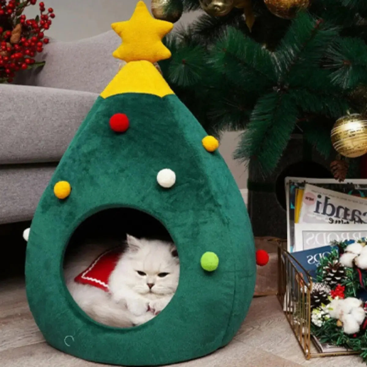niche pour chat en forme de sapin, idéale pour Noël et décorations festives - intérieur moderne