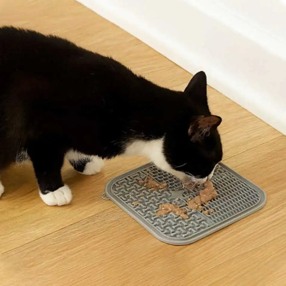 tapis de lechage pour chat gris compatible pâtée, ralentit l’ingestion et apaise l’anxiété