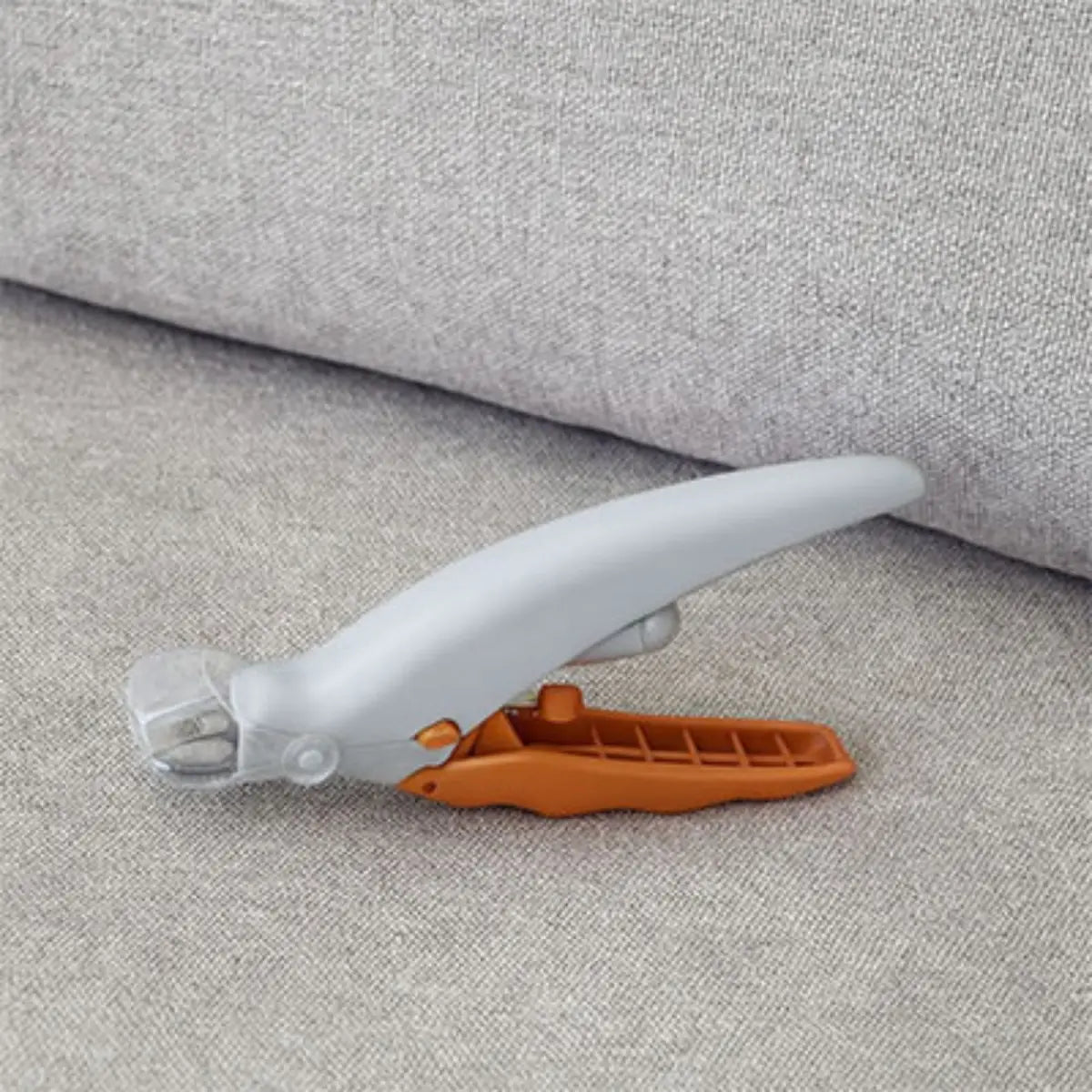 coupe griffe pour chat LumiNail, outil ergonomique pour soin des griffes