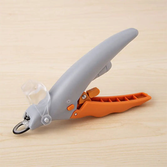 coupe griffe pour chat pratique avec lumière pour une coupe précise et sécurisée - fond neutre