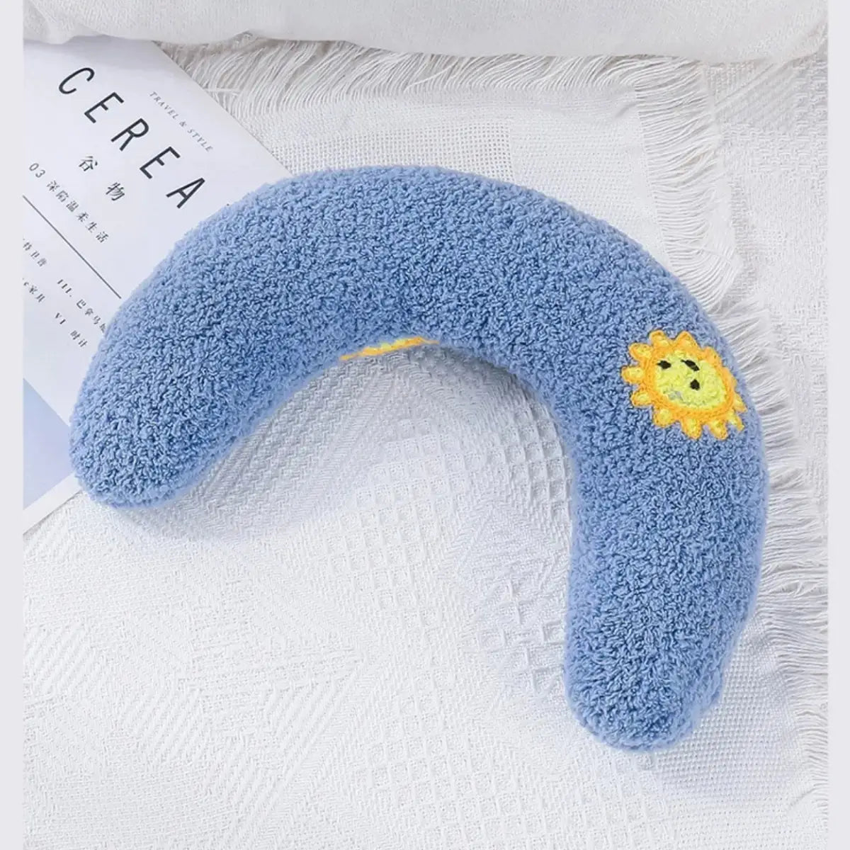 coussin pour chat en forme d'arc, doux et confortable, couleur bleue avec motif soleil.