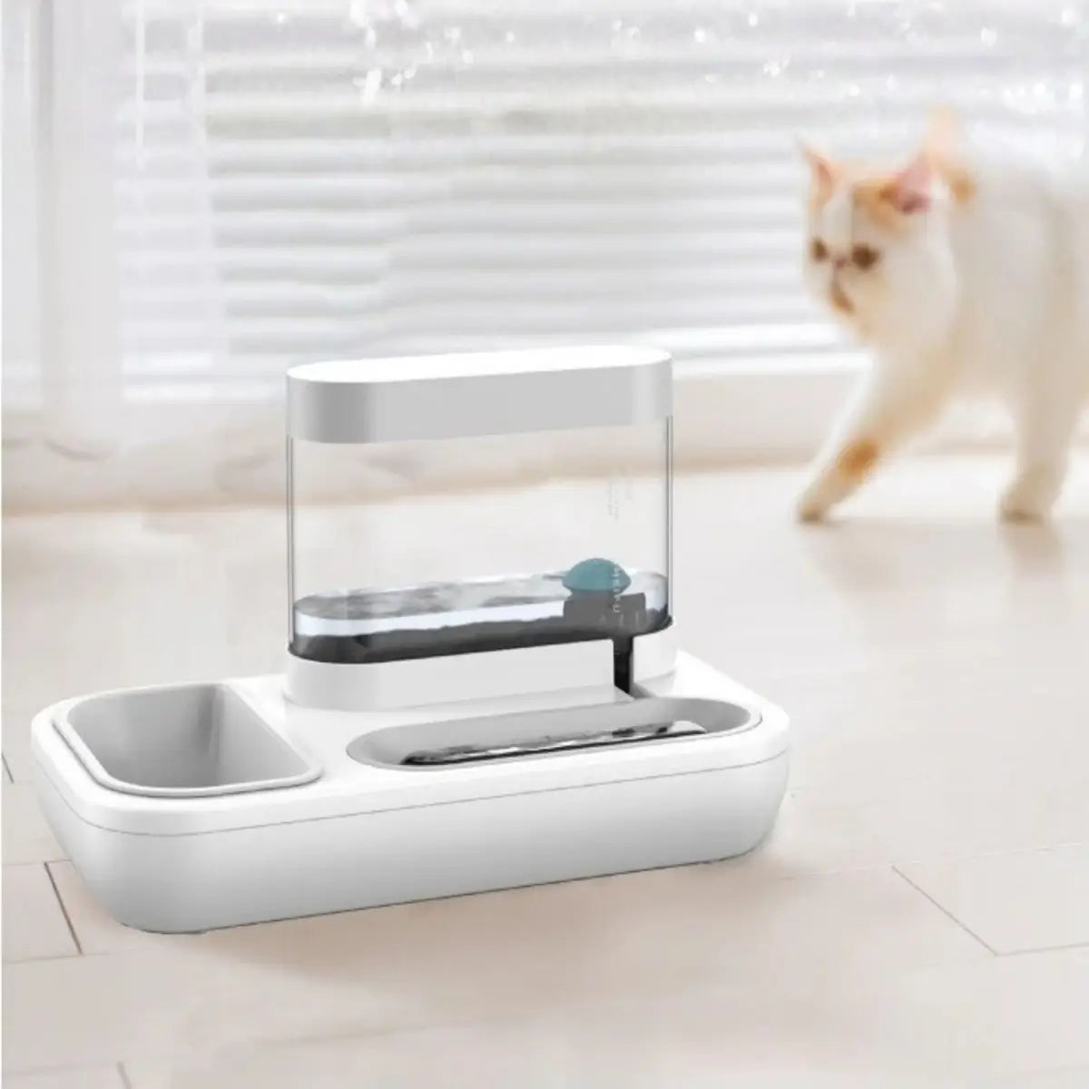 Distributeur de croquettes pour chat avec design moderne et pratique, idéal pour votre animal.