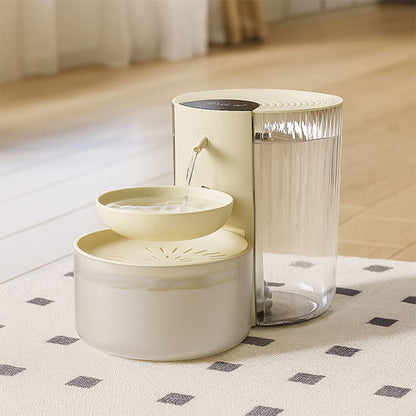 fontaine a eau chat CascadeDuo hydratation filtrée design beige dans un salon