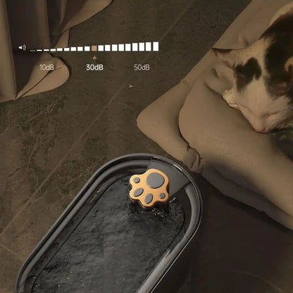 fontaine a eau chat WhisperFlow avec design élégant et fonctionnement silencieux - fond neutre