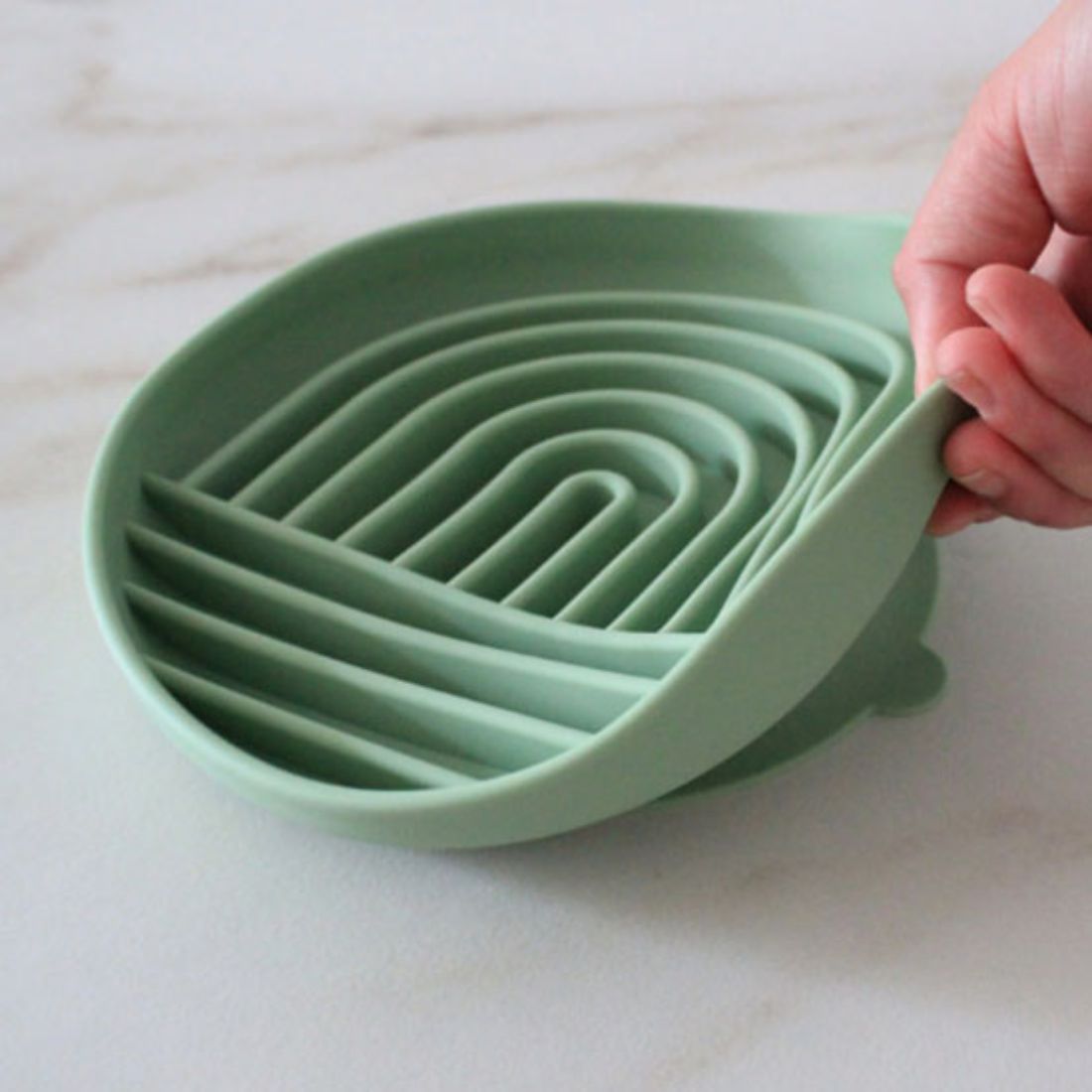 Gamelle anti glouton chat verte en silicone souple, avec design labyrinthique