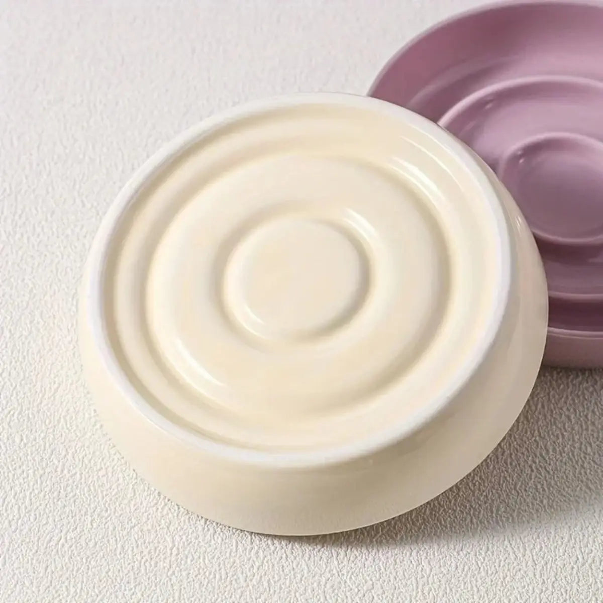 Gamelle Pour Chat en céramique, design élégant et moderne, idéale pour les repas.