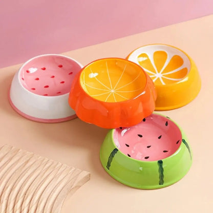 Gamelle Pour Chat en céramique avec motifs de fruits colorés pour une touche de fun.