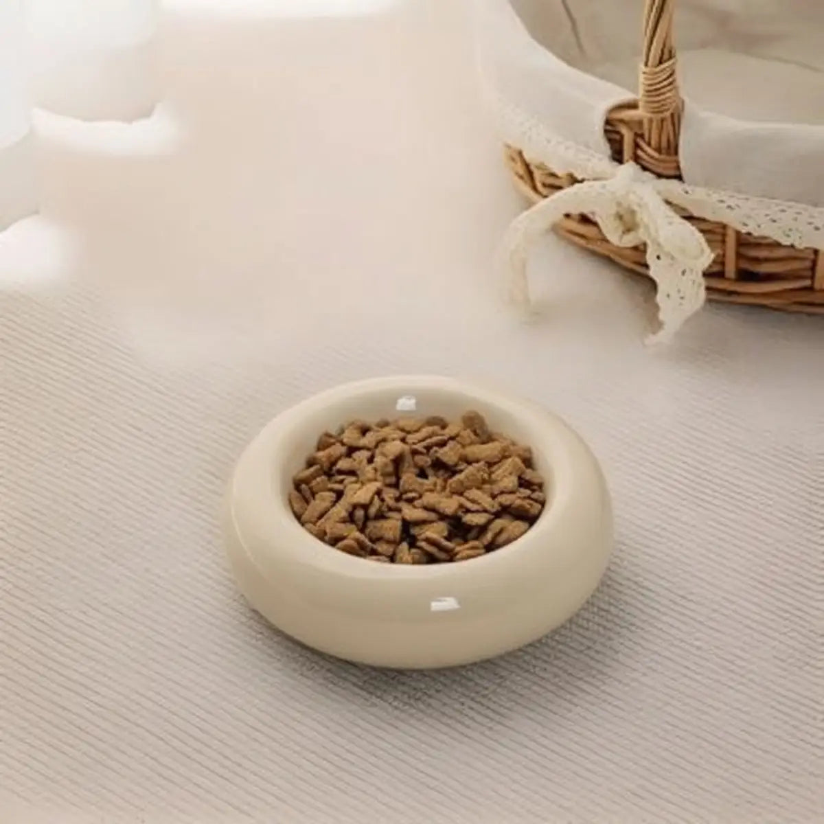 Gamelle Pour Chat HaloBowl™ au design élégant en céramique, idéale pour les repas de votre animal.