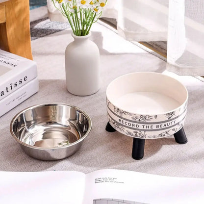 lot de gamelles pour chat WhiskerZen surélevées avec inserts inox, design scandinave noir et blanc.