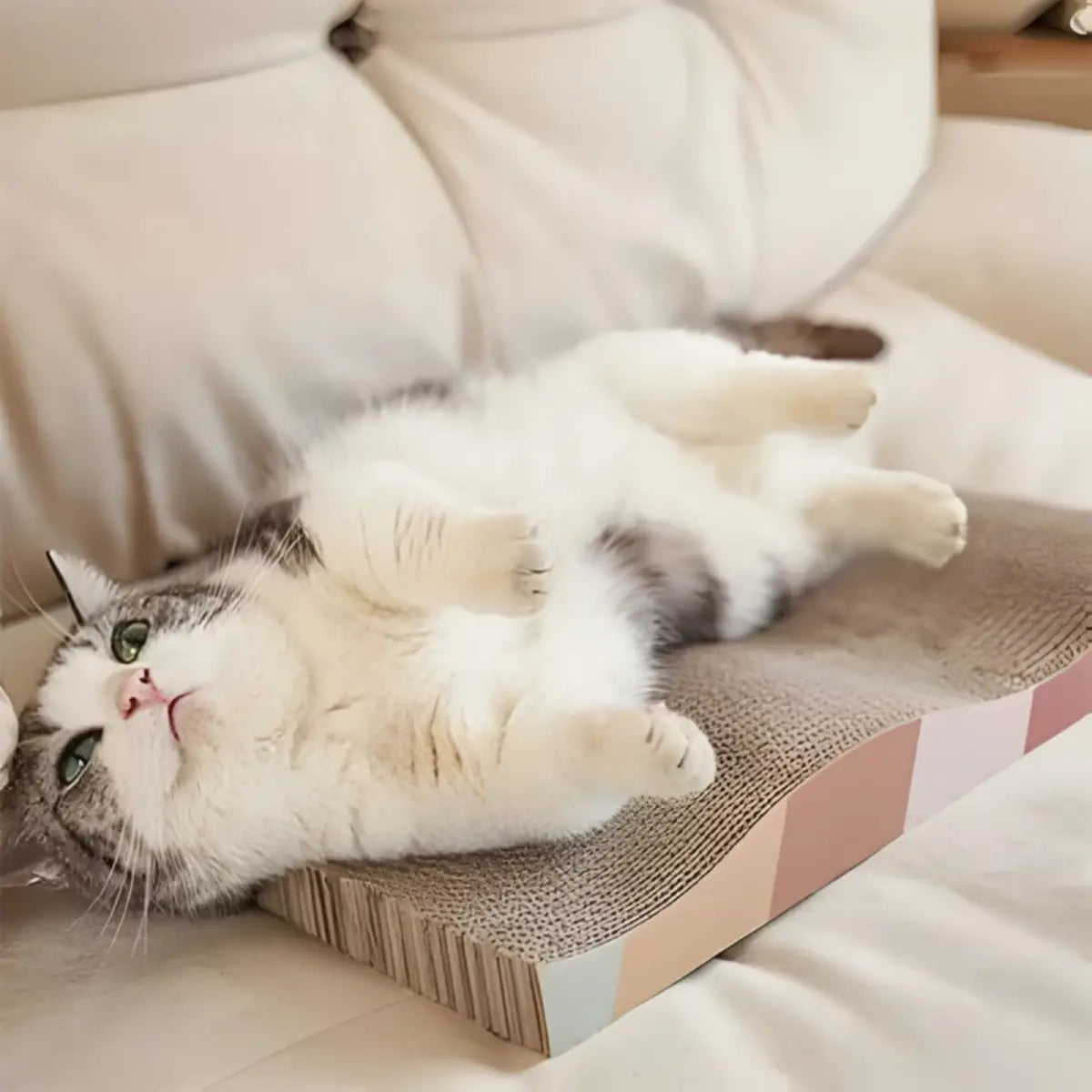 Griffoir pour chat WaveNid™ offrant confort et plaisir pour votre félin.