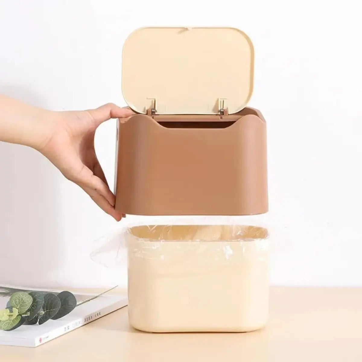litière avec boîte amovible au design pratique pour un entretien facile - intérieur moderne