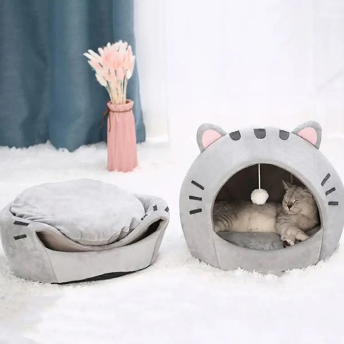 Niche pour chat confortable en forme de chat avec oreillers doux, design mignon. - intérieur moderne